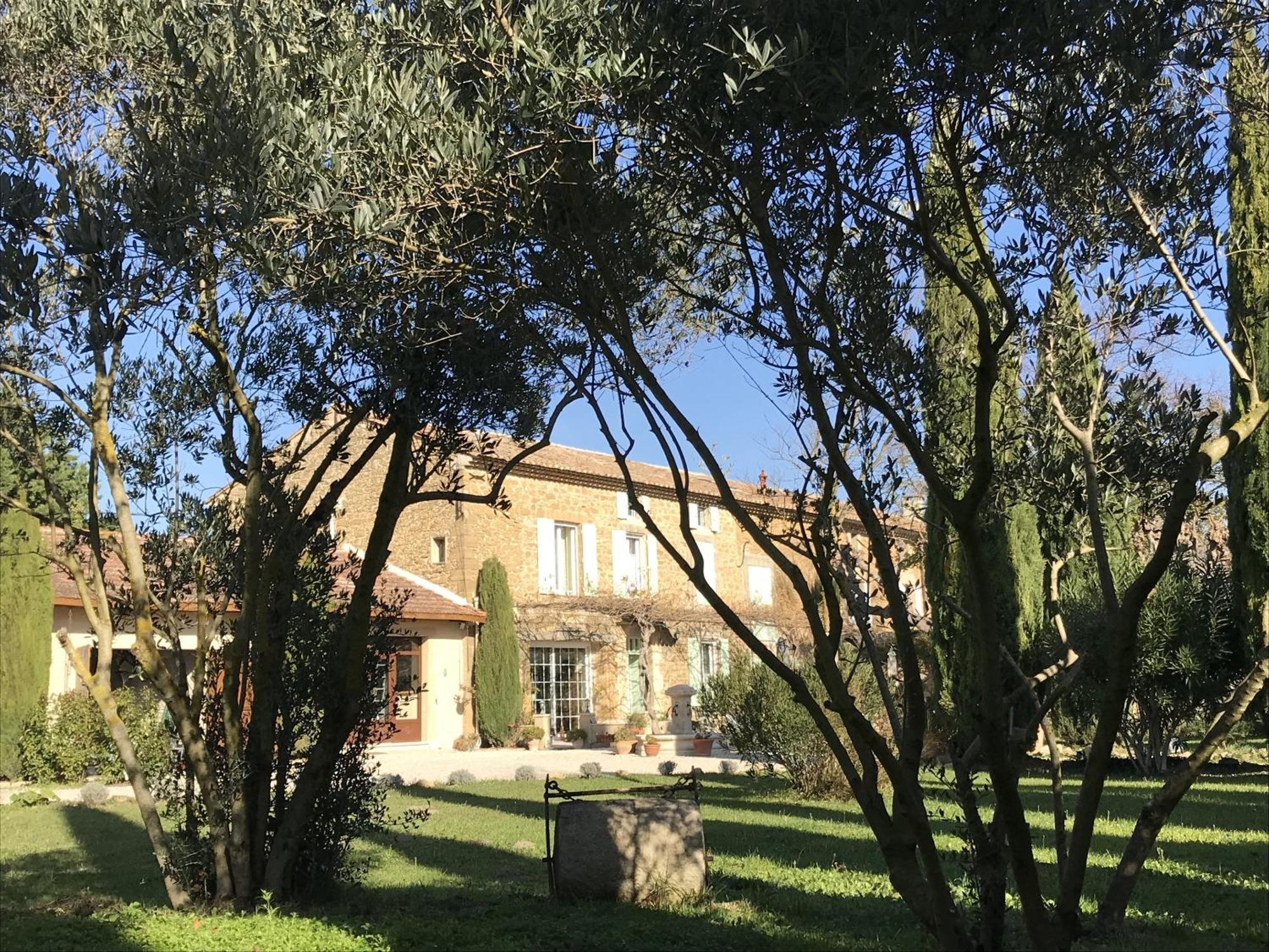 Fontaine Des Magnarelles Hotel Althen-des-Paluds Exterior photo